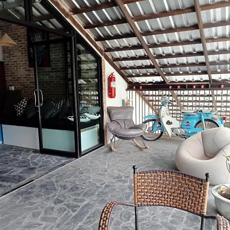 Отель #Xi Kt Poshtel Тау Экстерьер фото